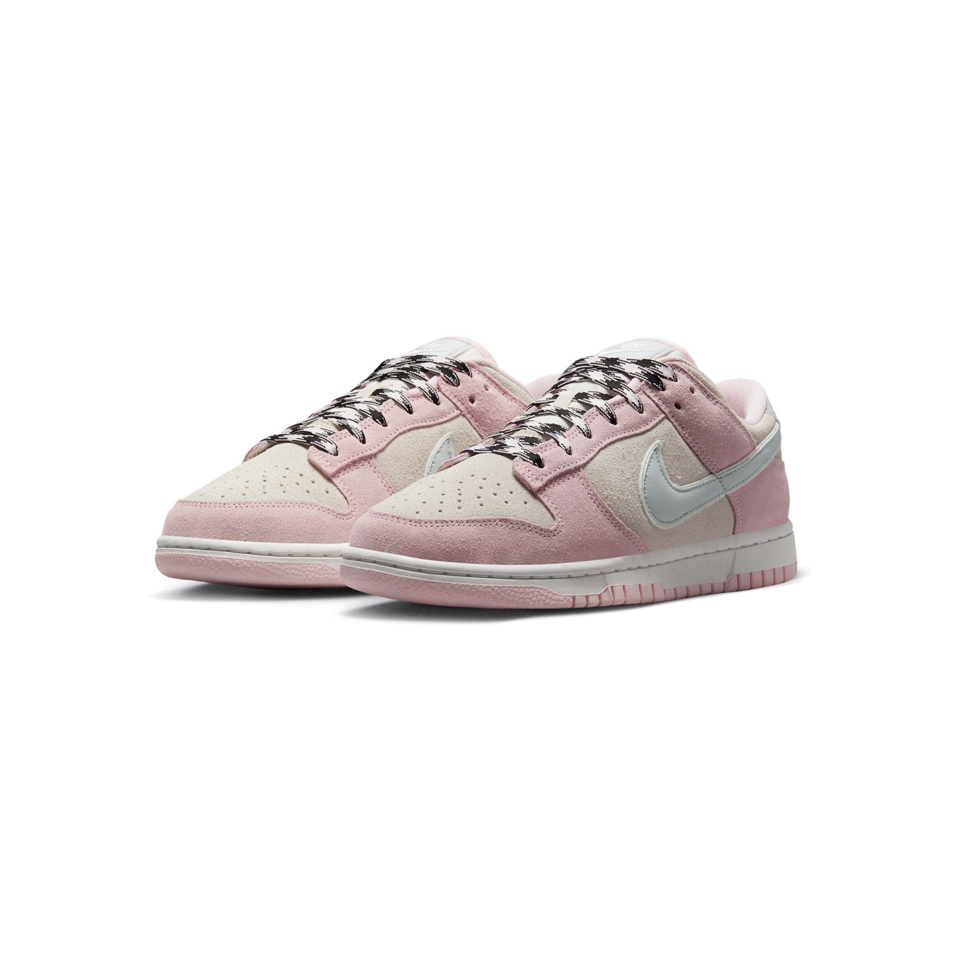 SneakSurf - Nike Dunk Low LX Pink Foam WMNS